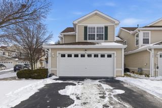 429 N Carlisle Court, Round Lake, IL 60073