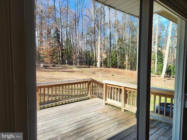 10 GREENRIDGE DR, Stafford, VA 22554