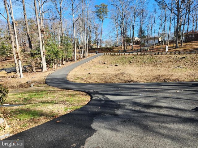 10 GREENRIDGE DR, Stafford, VA 22554