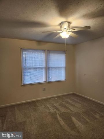 10 GREENRIDGE DR, Stafford, VA 22554