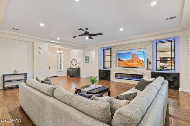 2845 E RED OAK Street, Gilbert, AZ 85297