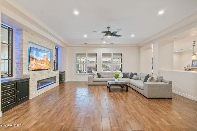 2845 E RED OAK Street, Gilbert, AZ 85297