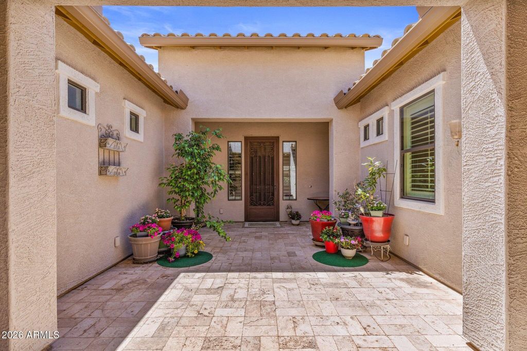 Image 6 of property listing at 2845 E RED OAK Street, Gilbert, AZ 85297