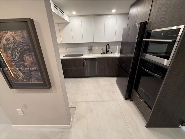 3701 N Country Club Drive 1209, Aventura, FL 33180