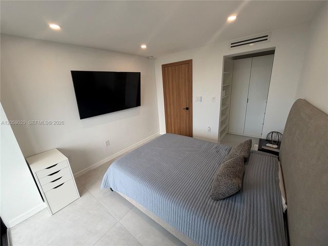 3701 N Country Club Drive 1209, Aventura, FL 33180