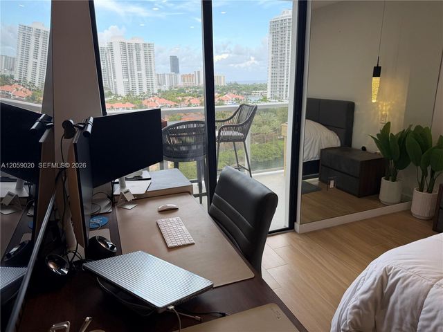 3701 N Country Club Drive 1209, Aventura, FL 33180