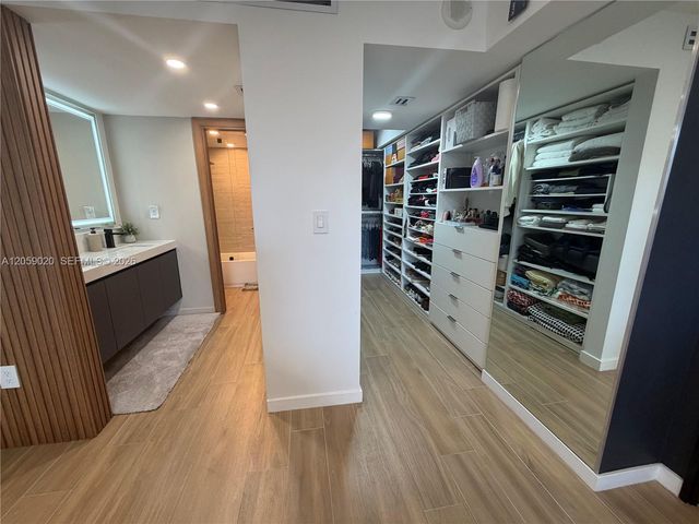 3701 N Country Club Drive 1209, Aventura, FL 33180