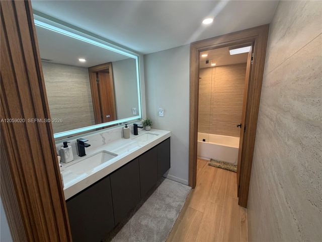3701 N Country Club Drive 1209, Aventura, FL 33180