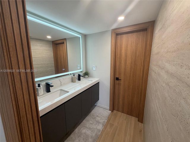 3701 N Country Club Drive 1209, Aventura, FL 33180