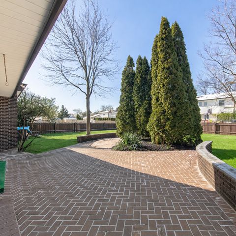 8332 N Knight Avenue, Niles, IL 60714