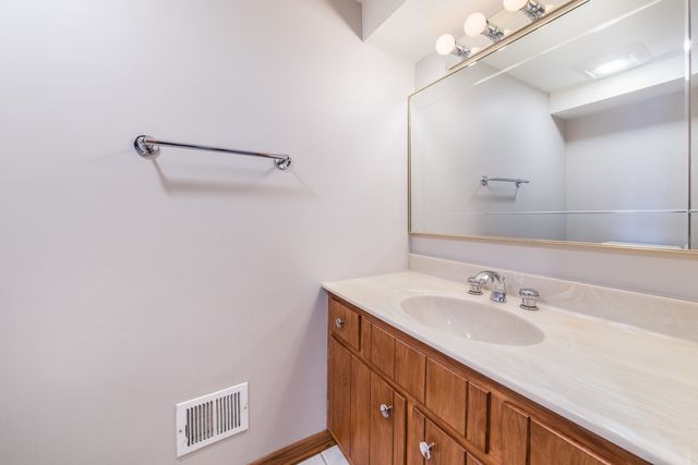 8332 N Knight Avenue, Niles, IL 60714