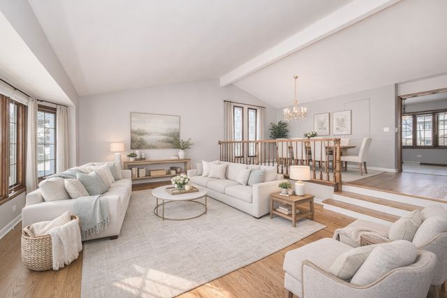 8332 N Knight Avenue, Niles, IL 60714