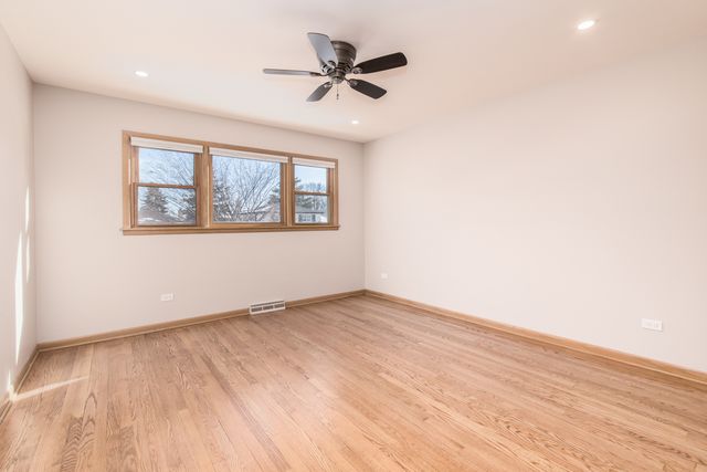 8332 N Knight Avenue, Niles, IL 60714