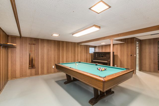 8332 N Knight Avenue, Niles, IL 60714