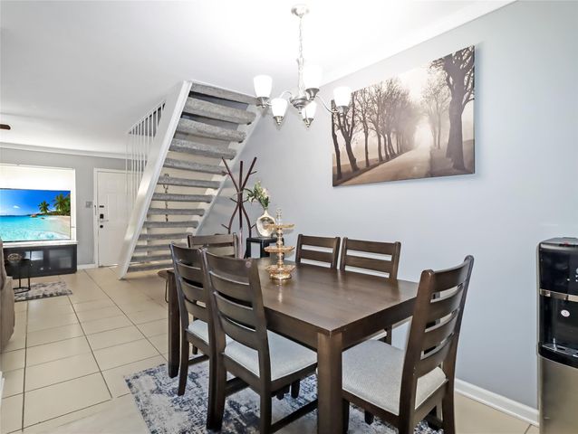 6401 Skyline Drive Drive 13, Houston, TX 77057