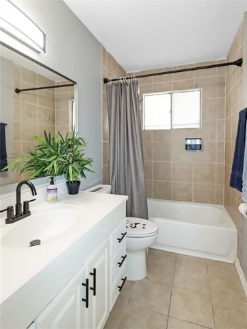 6401 Skyline Drive Drive 13, Houston, TX 77057