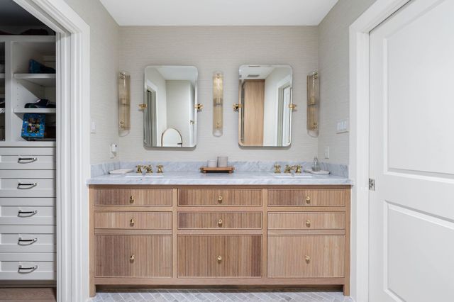 4902 Candleleaf Drive, Houston, TX 77018