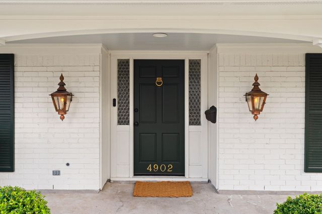 4902 Candleleaf Drive, Houston, TX 77018