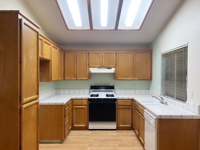 9184 Cerrolinda Cir, Elk Grove, CA 95758