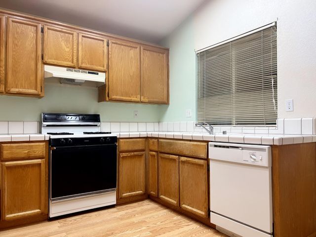 9184 Cerrolinda Cir, Elk Grove, CA 95758