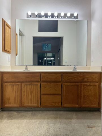 9184 Cerrolinda Cir, Elk Grove, CA 95758
