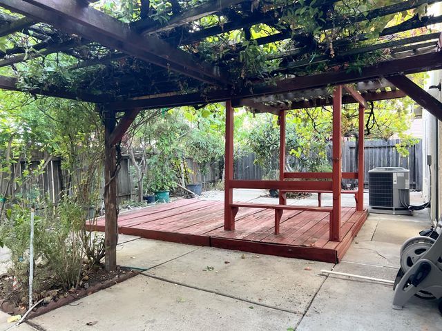 9184 Cerrolinda Cir, Elk Grove, CA 95758