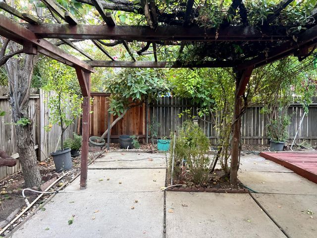 9184 Cerrolinda Cir, Elk Grove, CA 95758