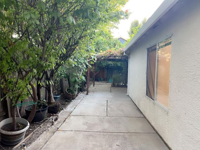 9184 Cerrolinda Cir, Elk Grove, CA 95758