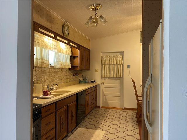 2647 Paige St., Lower Burrell, PA 15068