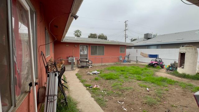 72 E Dakota Avenue, Fresno, CA 93704