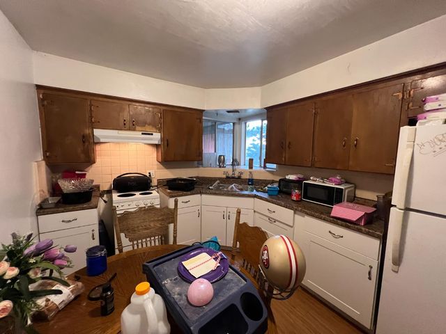 72 E Dakota Avenue, Fresno, CA 93704