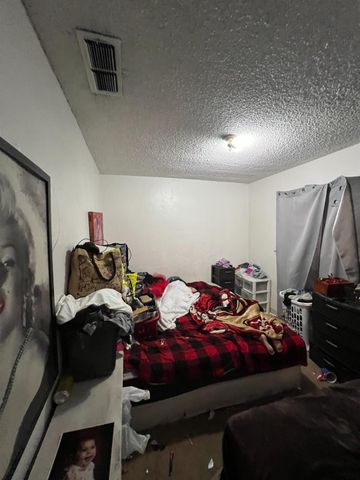 72 E Dakota Avenue, Fresno, CA 93704