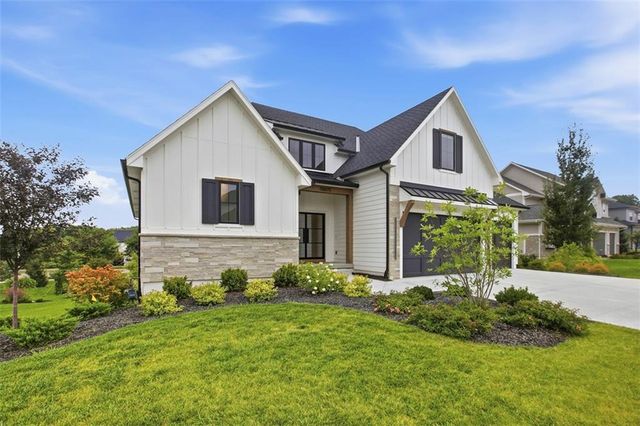 10675 W 142nd Terrace, Overland Park, KS 66221