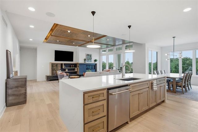 10675 W 142nd Terrace, Overland Park, KS 66221