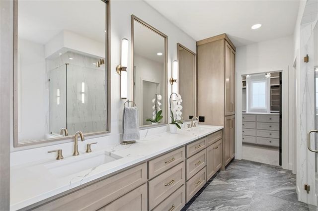 10675 W 142nd Terrace, Overland Park, KS 66221