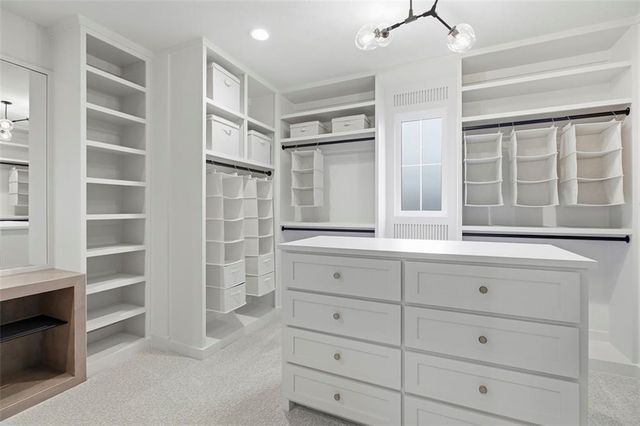 10675 W 142nd Terrace, Overland Park, KS 66221