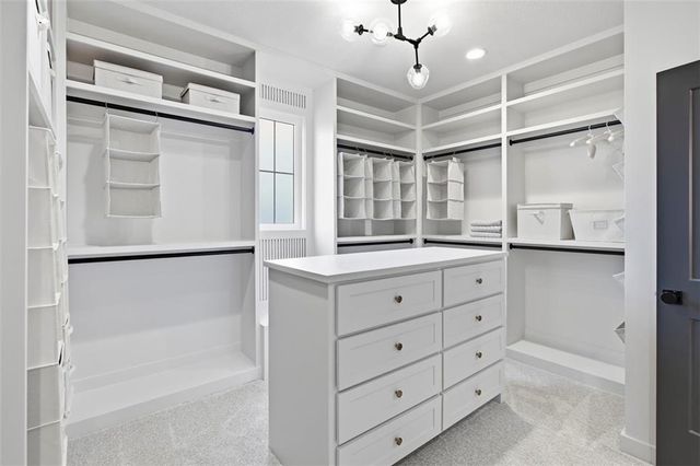 10675 W 142nd Terrace, Overland Park, KS 66221