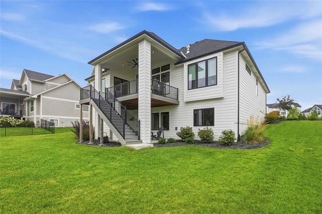 10675 W 142nd Terrace, Overland Park, KS 66221