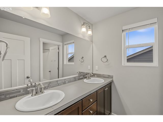 4141 S KENNEDY Dr, Ridgefield, WA 98642