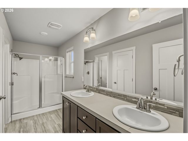 4141 S KENNEDY Dr, Ridgefield, WA 98642