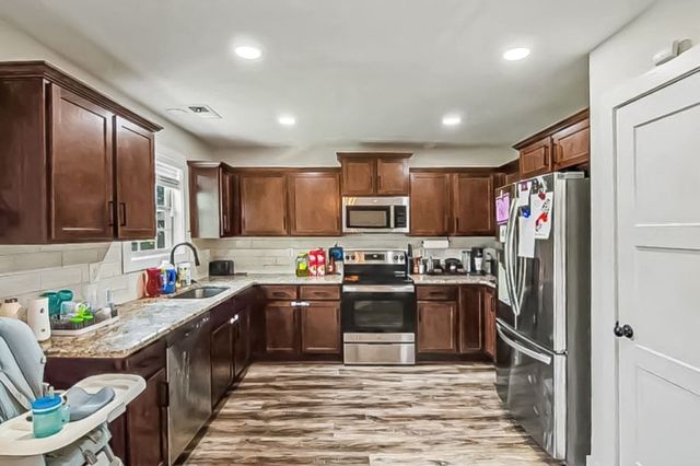 3031 Core Dr, Clarksville, TN 37040