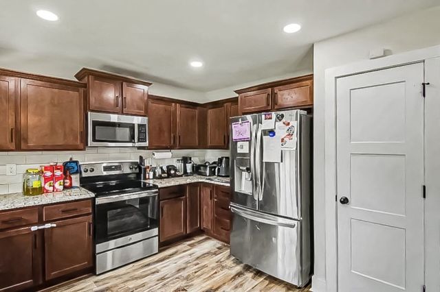 3031 Core Dr, Clarksville, TN 37040