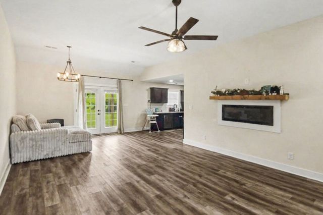 3031 Core Dr, Clarksville, TN 37040