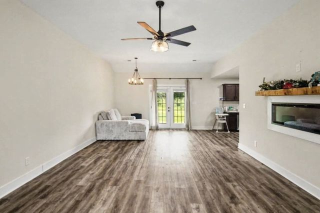 3031 Core Dr, Clarksville, TN 37040