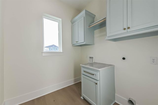 4011 Miramar Court, Galveston, TX 77554