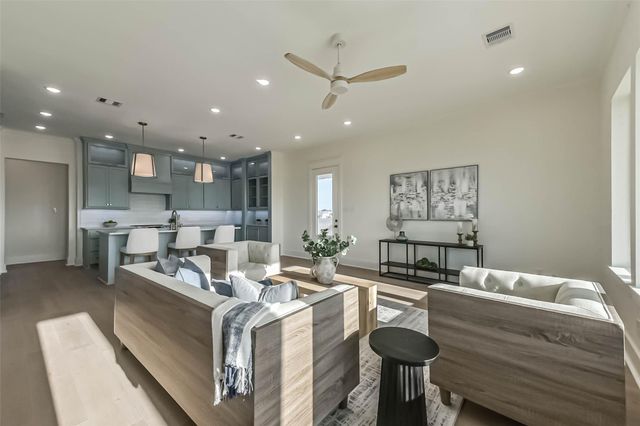 4011 Miramar Court, Galveston, TX 77554