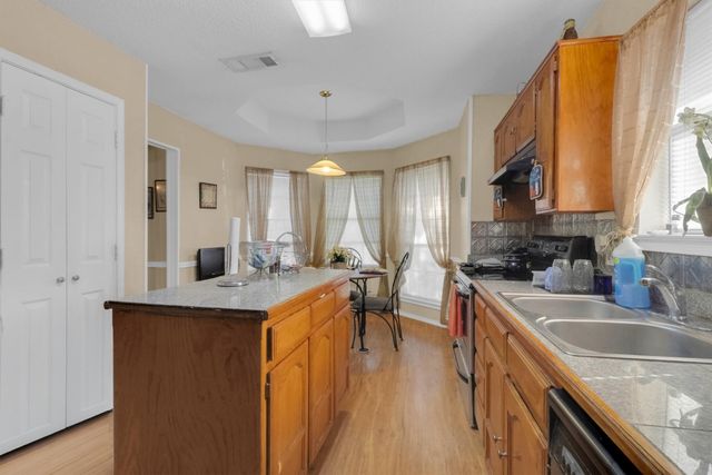 2839 Linden Lane, Grand Prairie, TX 75052