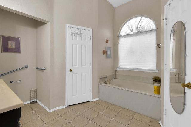 2839 Linden Lane, Grand Prairie, TX 75052