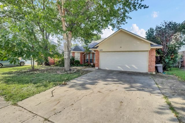 2839 Linden Lane, Grand Prairie, TX 75052