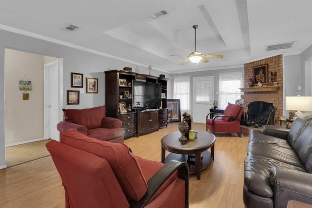 2839 Linden Lane, Grand Prairie, TX 75052